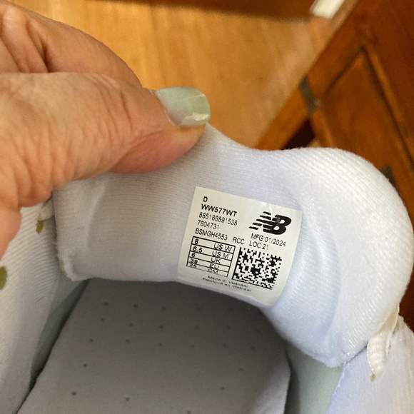 New Balance 577 White 885166891538 WW577WT 8W EXCELLENT - Picture 8 of 8